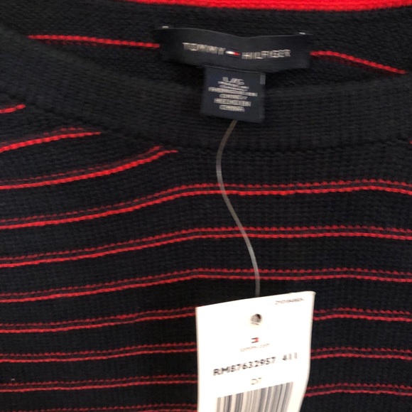 Tommy Hilfiger sweater - Picture 2 of 2